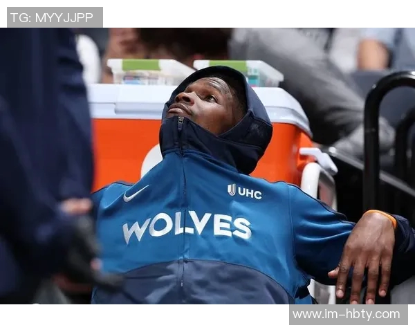 小里弗斯称赞爱德华兹本赛季表现被低估强调其始终保持高水平竞技状态 小里弗斯称赞爱德华兹本赛季表现被低估强调其始终保持高水平竞技状态