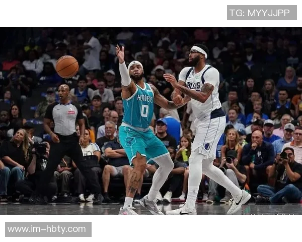 克莱三分火力全开全场9投6中贡献18分助力球队胜利