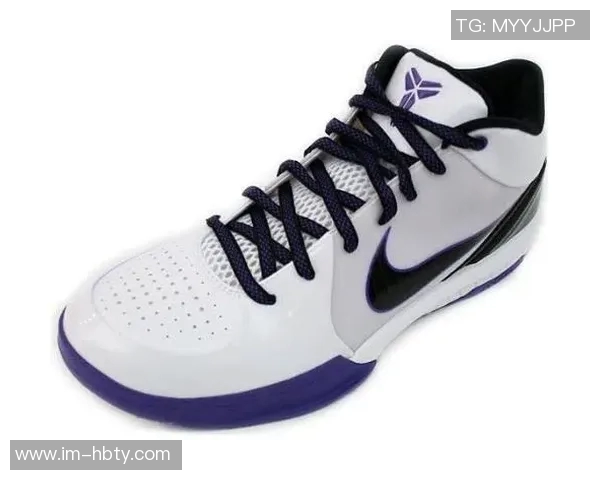 灰蓝色调魅力尽显肯塔基推出全新科比5PE球鞋设计 灰蓝色调魅力尽显肯塔基推出全新科比5PE球鞋设计