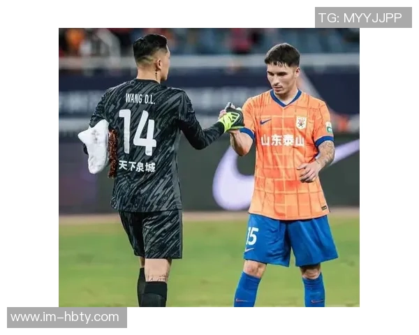 山东泰山中卫路易斯洛佩斯正式加盟西乙阿尔瓦赛特球队