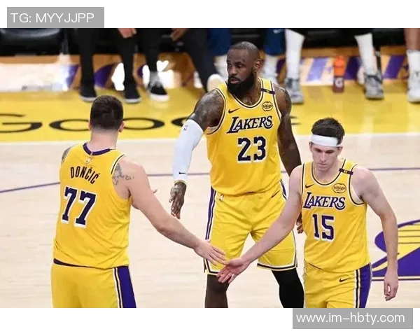 詹姆斯强调比赛关键时刻发球手的重要性并呼吁加强日常发球训练